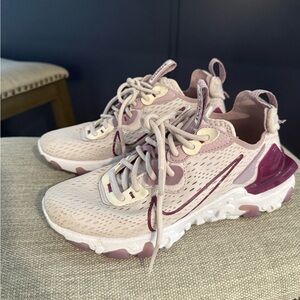 Nike women’s react vision sneaker